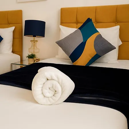 Charming And Bright Flat - Wi-fi Included! * بريستول