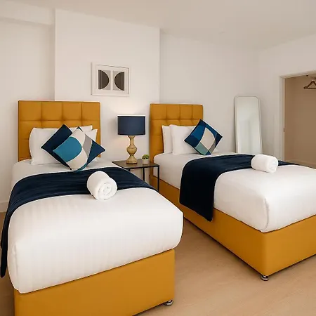 Charming And Bright Flat - Wi-fi Included! بريستول