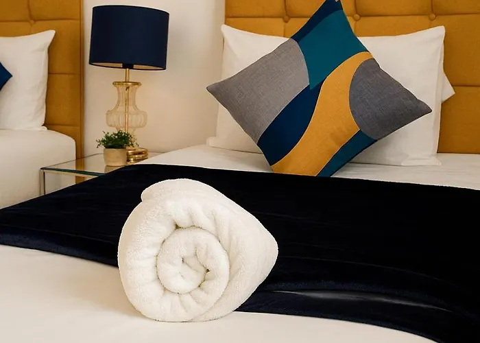 Charming And Bright Flat - Wi-fi Included! * بريستول